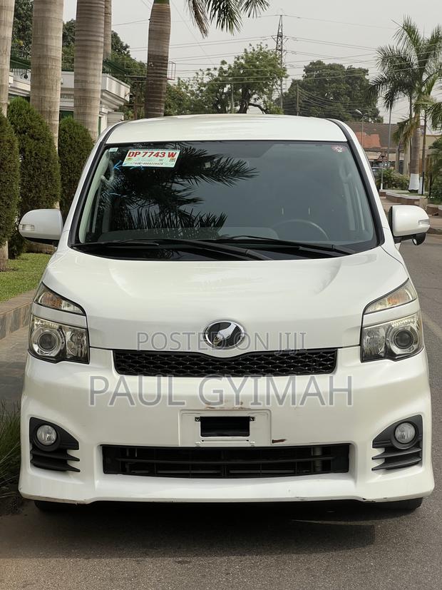 Toyota Voxy 2012 White