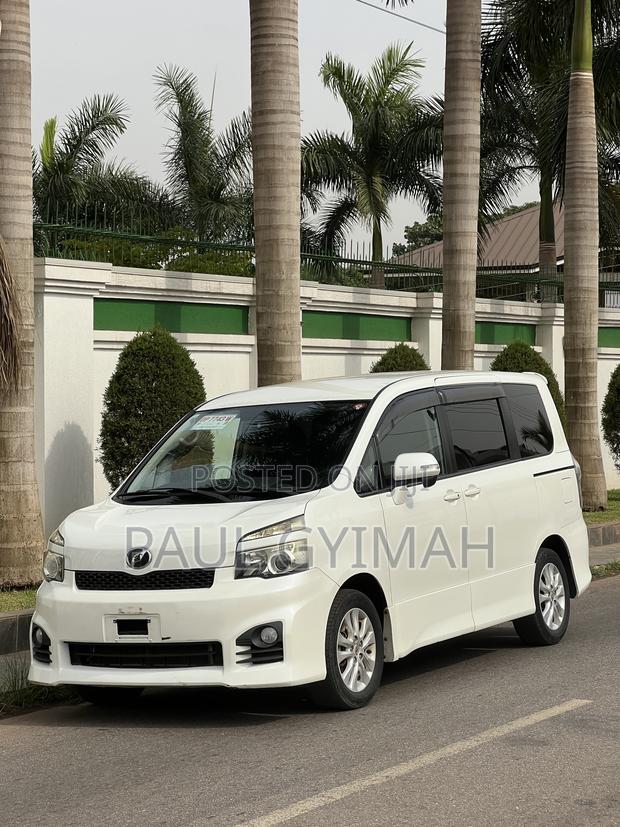 Toyota Voxy 2012 White