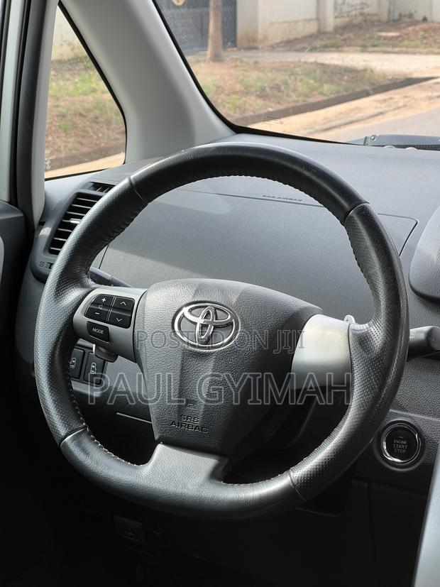Toyota Voxy 2012 White