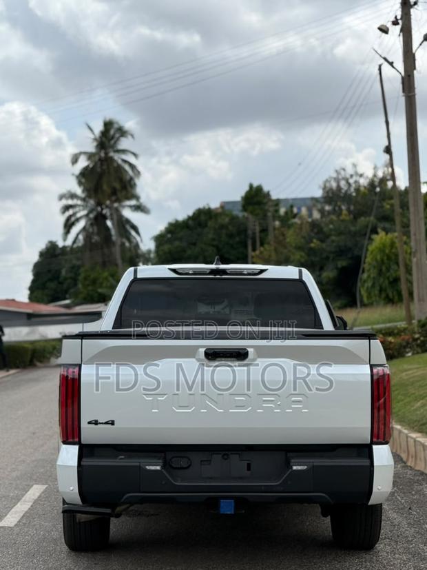 Toyota Tundra Limited Double Cab 6.5' Bed 2024 White