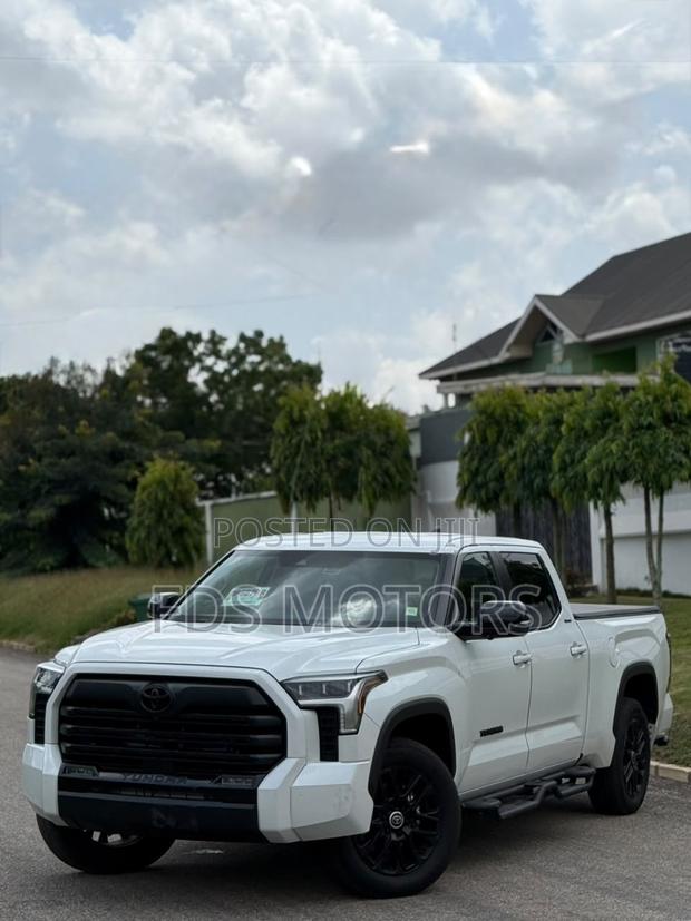 Toyota Tundra Limited Double Cab 6.5' Bed 2024 White