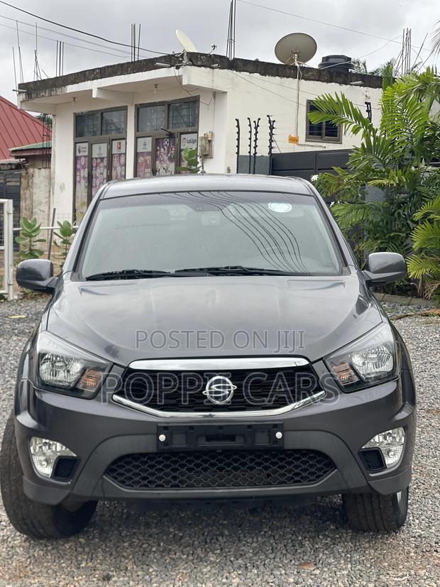 SsangYong Korando 2016 Gray