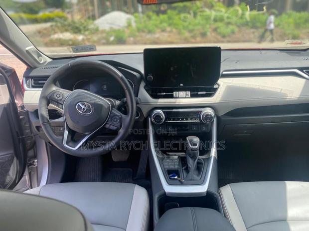 Toyota RAV4 XLE Premium AWD 2023 Red