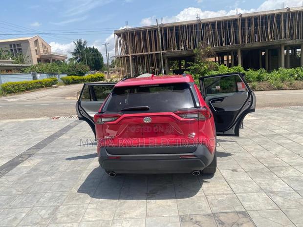 Toyota RAV4 XLE Premium AWD 2023 Red