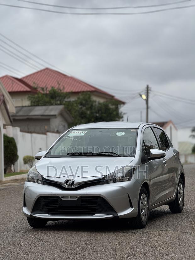 Toyota Vitz 1.3 AWD 5dr 2014 Silver