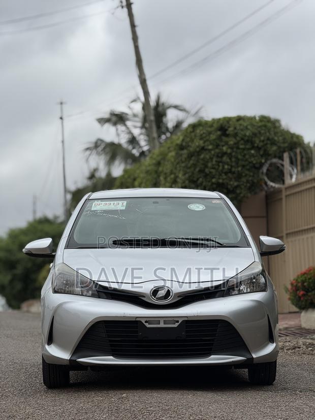 Toyota Vitz 1.3 AWD 5dr 2014 Silver