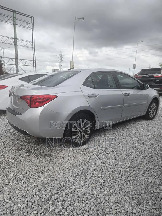 Toyota Corolla 2019 Silver