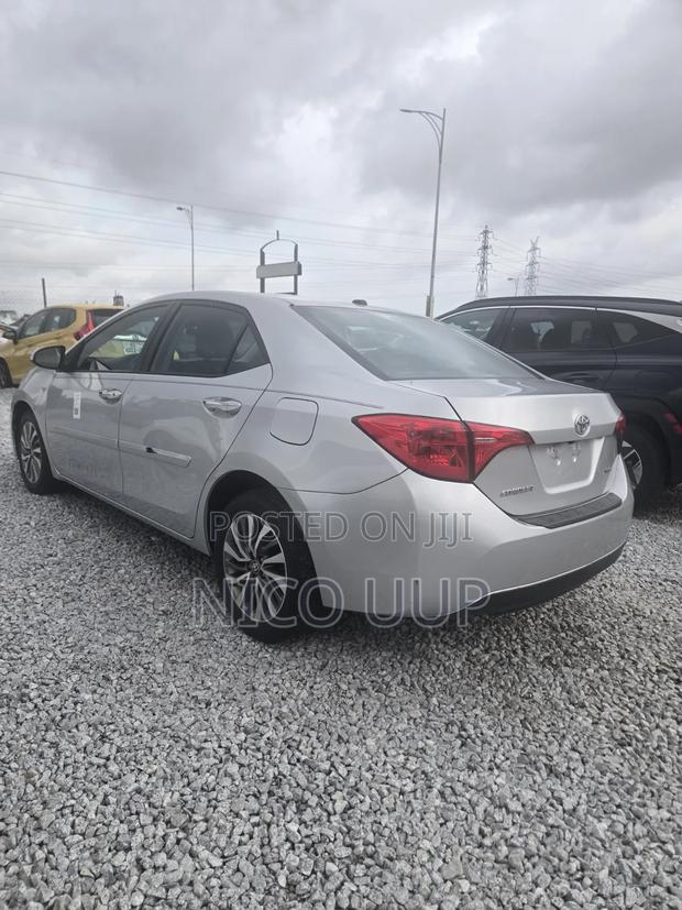 Toyota Corolla 2019 Silver
