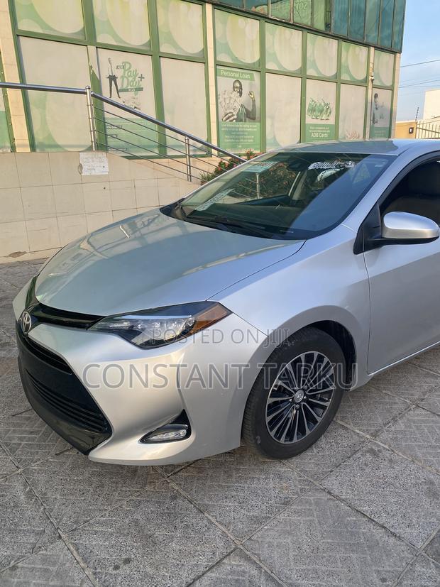 Toyota Corolla LE (1.8L 4cyl 2A) 2019 Gray