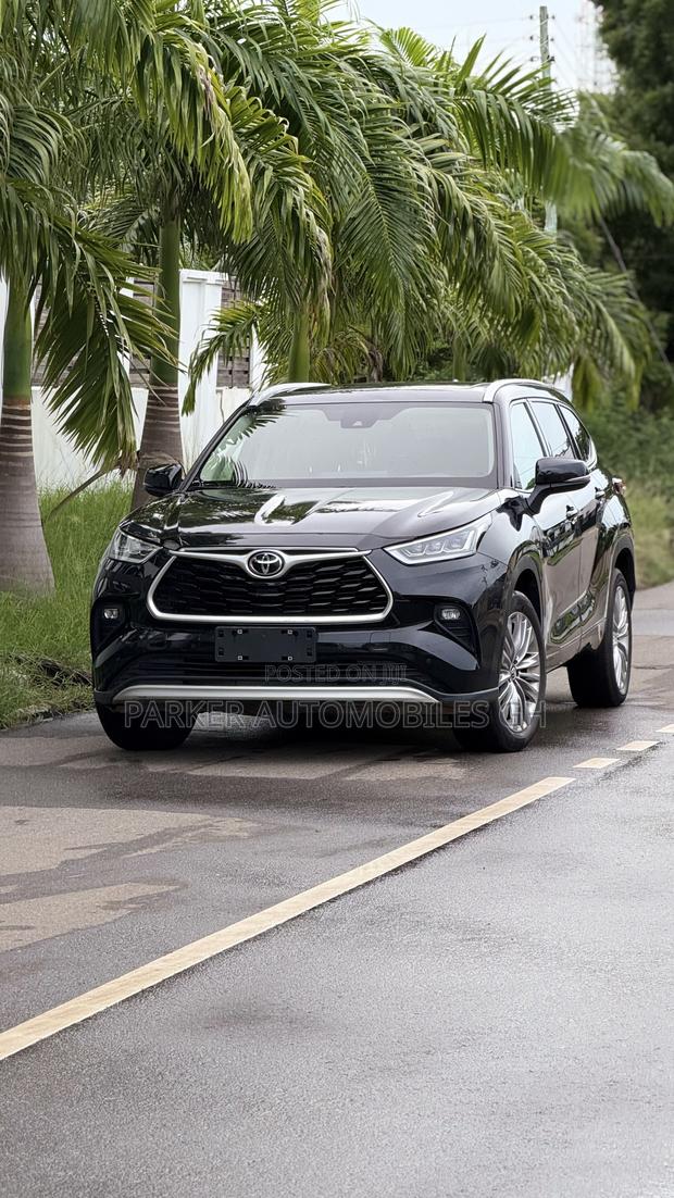 Toyota Highlander Limited AWD 2023 Black