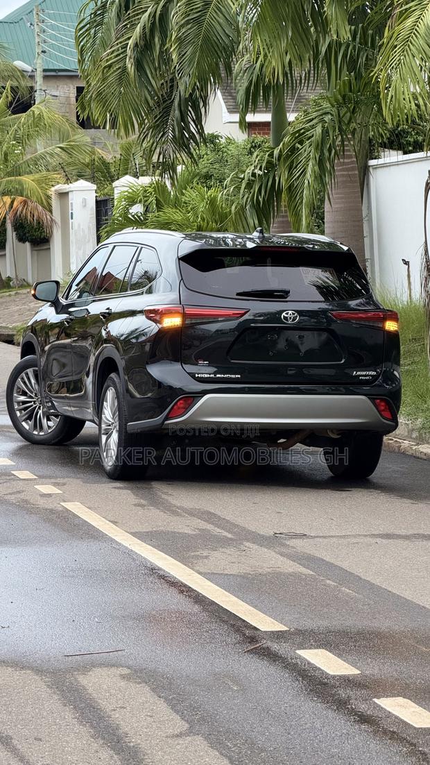 Toyota Highlander Limited AWD 2023 Black