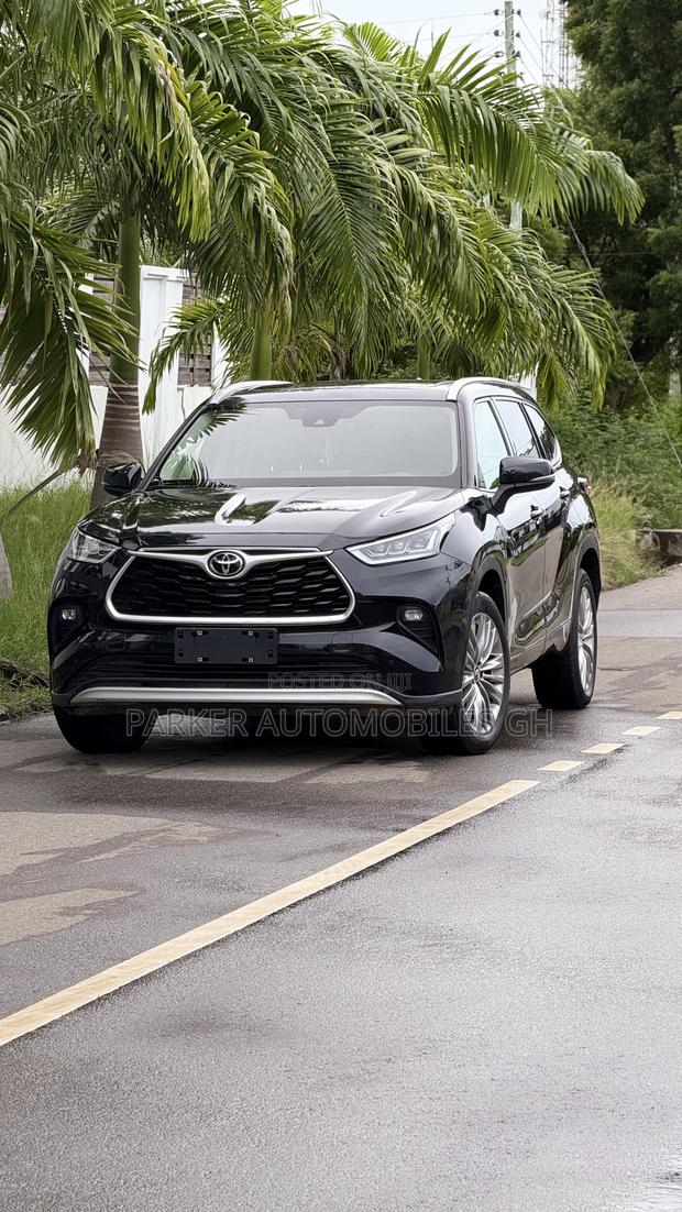 Toyota Highlander Limited AWD 2023 Black