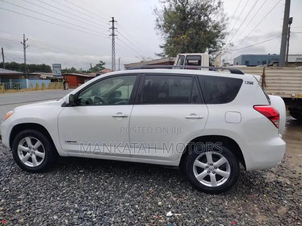 Toyota RAV4 2008 White