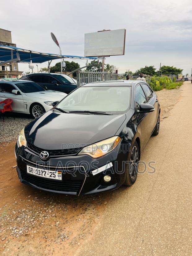 Toyota Corolla 2015 Black