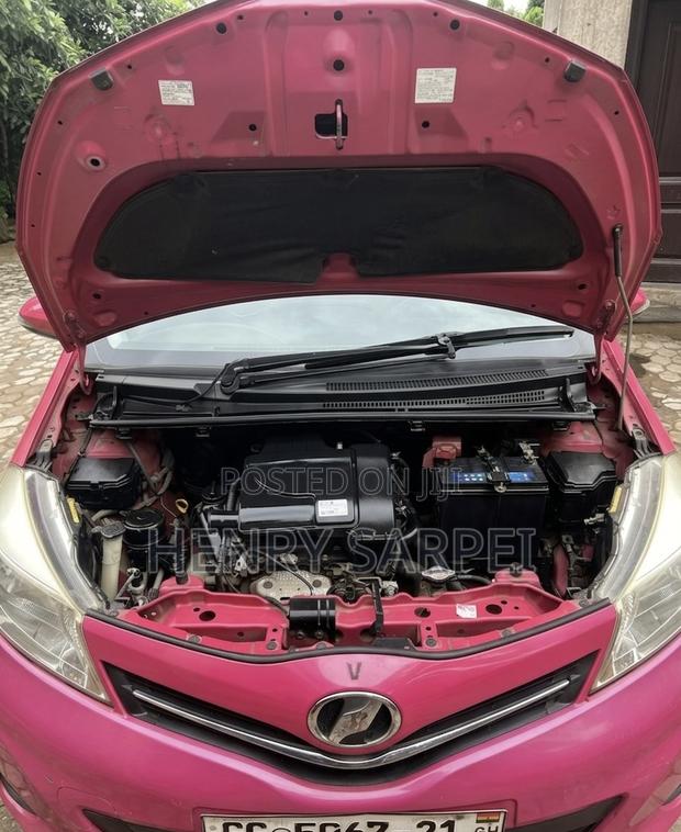 Toyota Vitz 1.0 FWD 3dr 2012 Pink