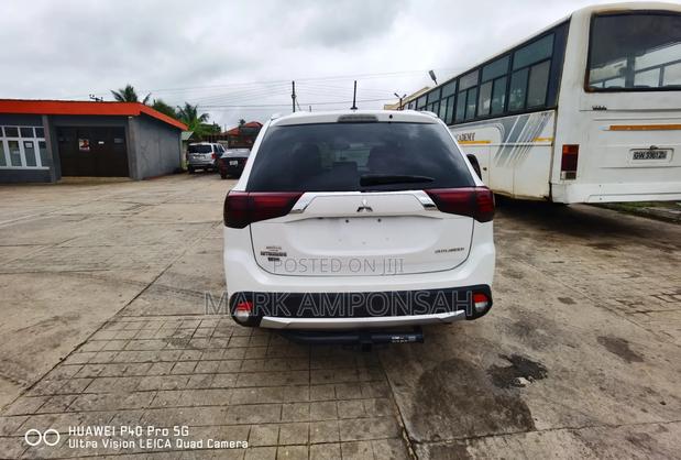 Mitsubishi Outlander 2016 White