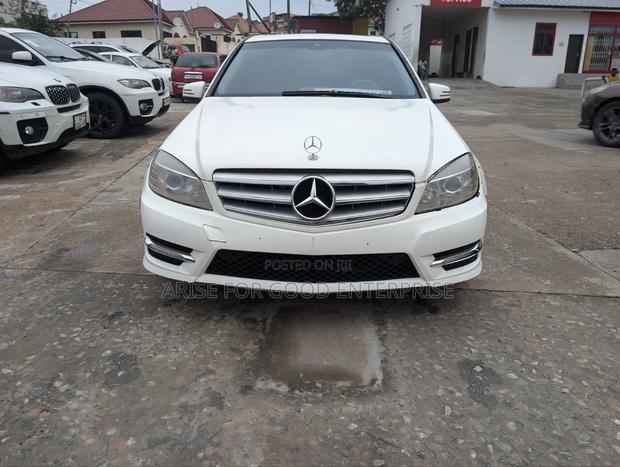 Mercedes-Benz C300 Sport Sedan AWD (3.0L 6cyl 7A) 2008 White