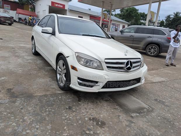 Mercedes-Benz C300 Sport Sedan AWD (3.0L 6cyl 7A) 2008 White
