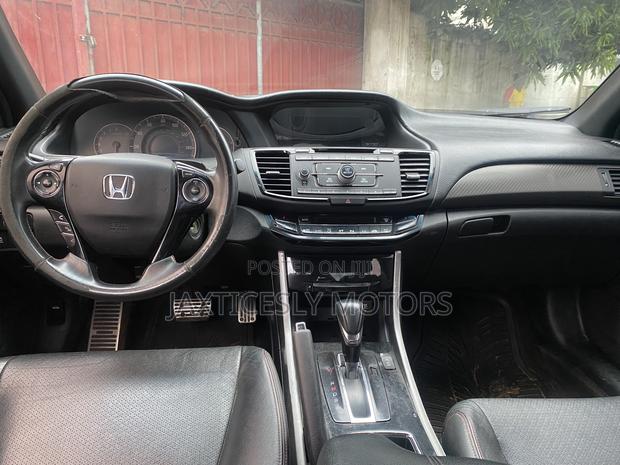 Honda Accord Sport 4dr Sedan FWD (2.4L 4cyl 2A) 2017 Black