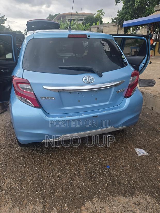 Toyota Vitz 2015 Blue