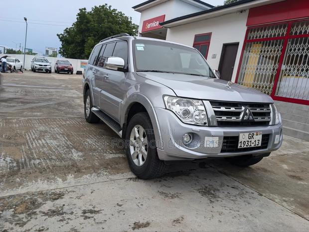 Mitsubishi Pajero 3.8 V6 GLS/GLX 2012 Silver