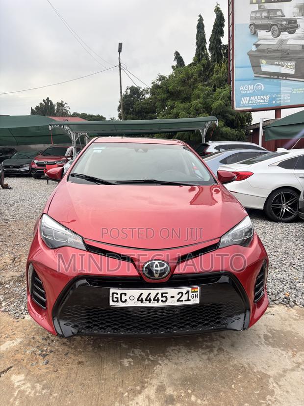 Toyota Corolla XSE (1.8L 4cyl 2A) 2018 Red