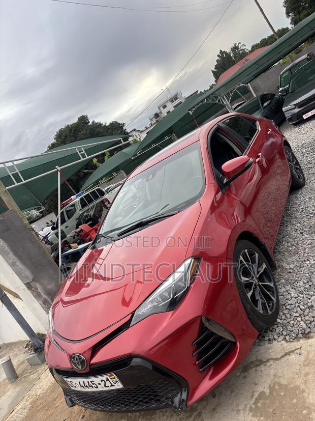 Toyota Corolla XSE (1.8L 4cyl 2A) 2018 Red