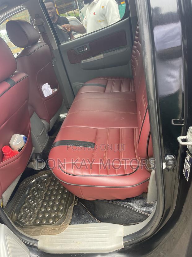 Toyota Hilux 2013 Black