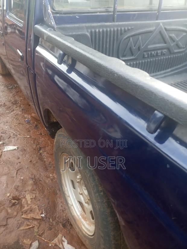 Nissan Hardbody 1998 Blue