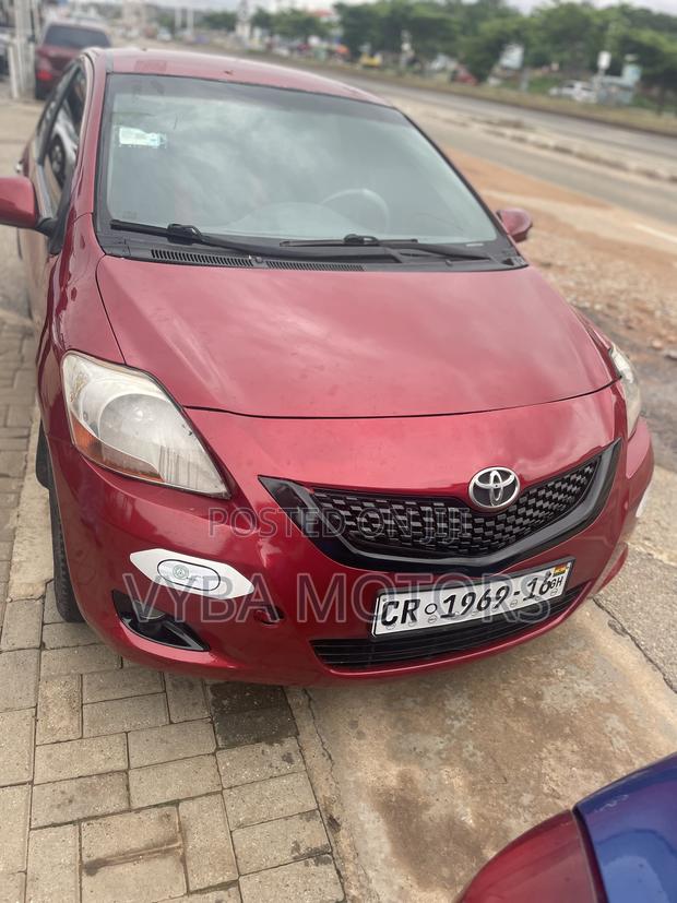Toyota Yaris Base Sedan 4dr 2010 Red