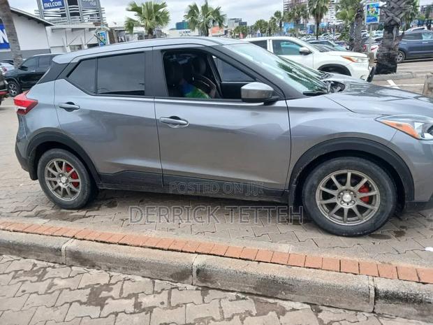 Nissan Kicks SV 2019 Gray