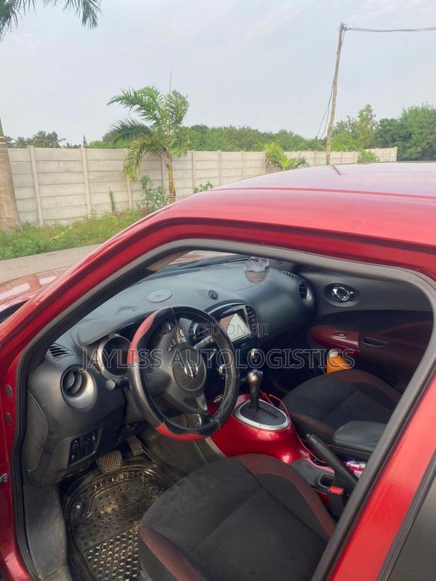 Nissan Juke SL 4dr Hatchback (1.6L 4cyl Turbo CVT) 2015 Red