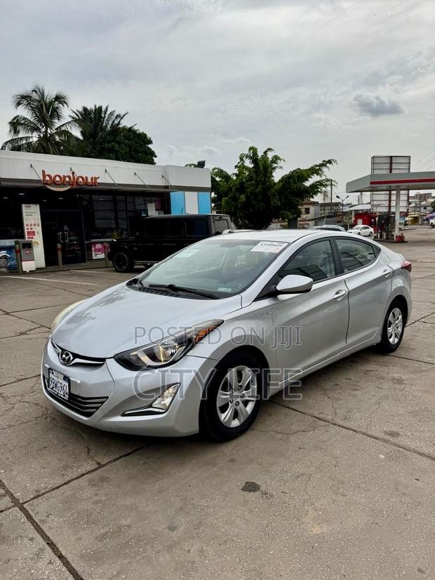 Hyundai Elantra SE 4dr Sedan (1.8L 4cyl 6M) 2014 Silver