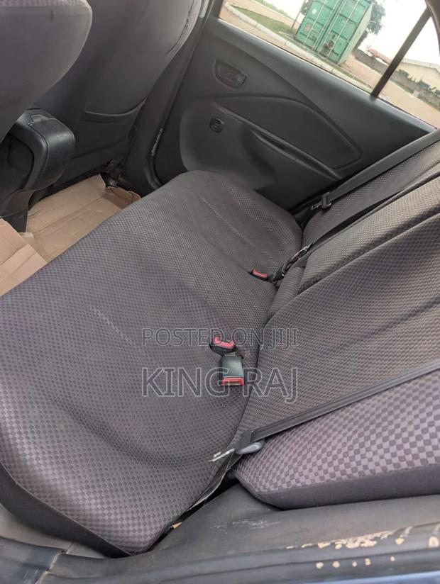 Toyota Yaris L Hatchback 5dr 2012 Blue