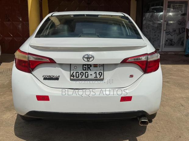 Toyota Corolla 2015 White