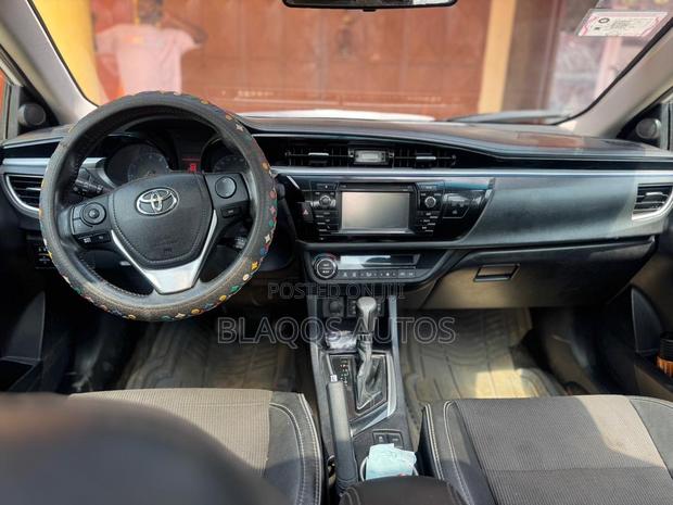 Toyota Corolla 2015 White