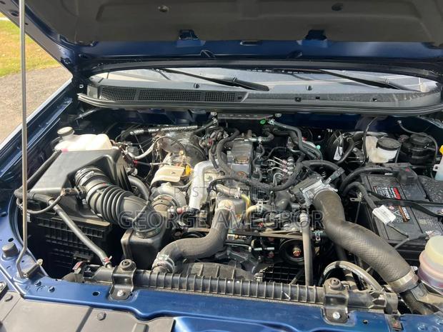 Nissan Hardbody 1989 White