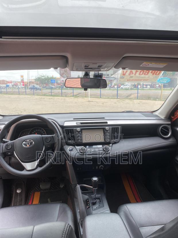 Toyota RAV4 Limited 4dr SUV (2.5L 4cyl 6A) 2018 Gray