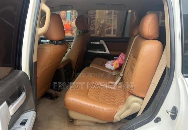 Toyota Land Cruiser 2013 White
