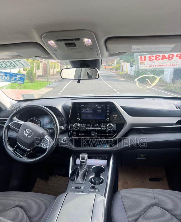 Toyota Highlander XLE 2021 Gray