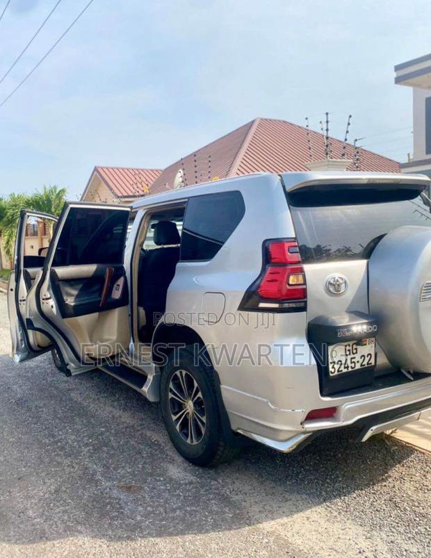 Toyota Land Cruiser Prado 2013 Gray