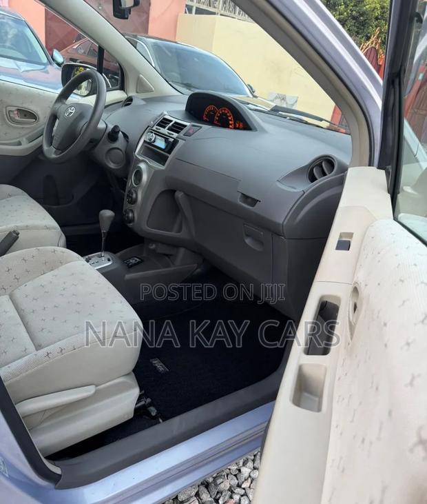 Toyota Vitz 2010