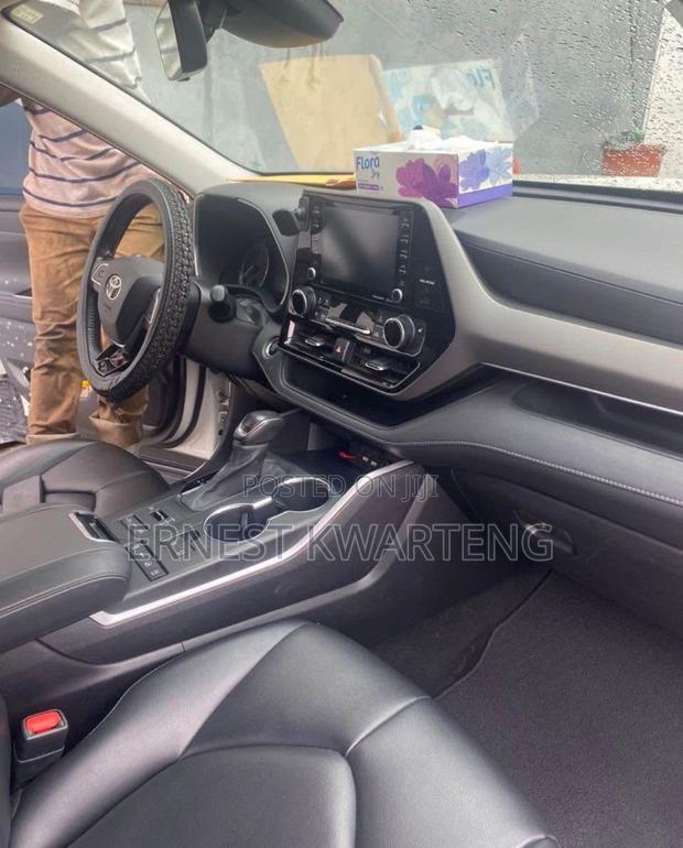 Toyota Highlander 2022 White