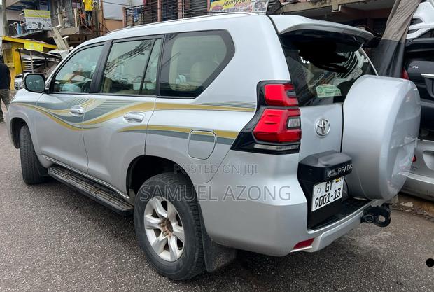 Toyota Land Cruiser Prado 2.7 i 2013 Silver