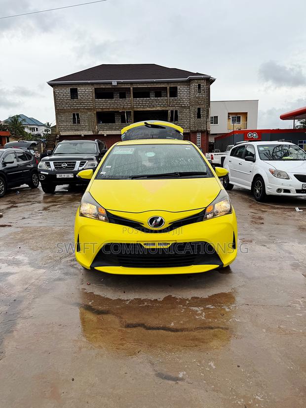 Toyota Vitz 1.5 FWD 3dr 2015 Yellow
