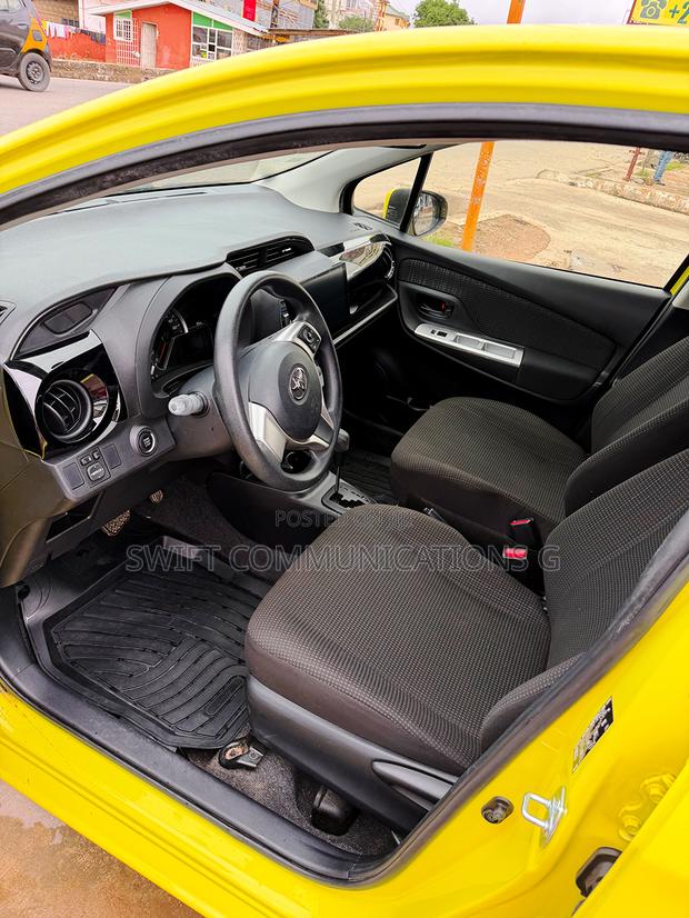 Toyota Vitz 1.5 FWD 3dr 2015 Yellow