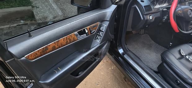 Mercedes-Benz C300 Luxury 4Matic Sedan AWD (3.0L 6cyl 7A) 2010 Black