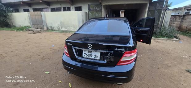 Mercedes-Benz C300 Luxury 4Matic Sedan AWD (3.0L 6cyl 7A) 2010 Black