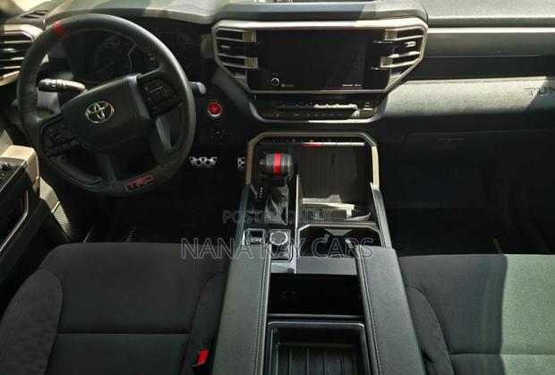 Toyota Tundra 2024 Black