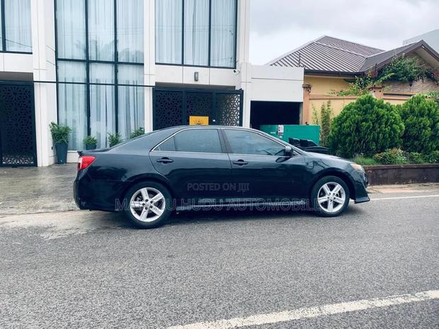 Toyota Camry SE 4dr Sedan (2.5L 4cyl 6A) 2014 Black